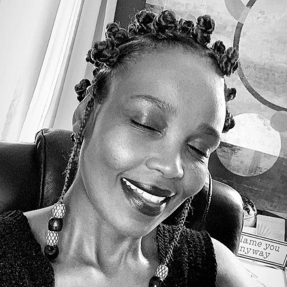 Meet your Posher, Emily - Picture 1 of 1